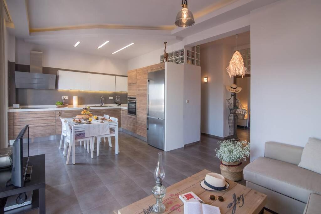 Ioanna Bayview Luxury Apartment إرابيترا المظهر الخارجي الصورة